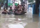 Polri Bergerak Tangani Banjir Cakung, Kerahkan 132 Personel, Perahu Taktis, Kendaraan 4x4, dan Dapur Lapangan Brimob